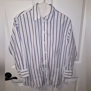 A J.Crew ladies long sleeve button-down shirt in a size 0.